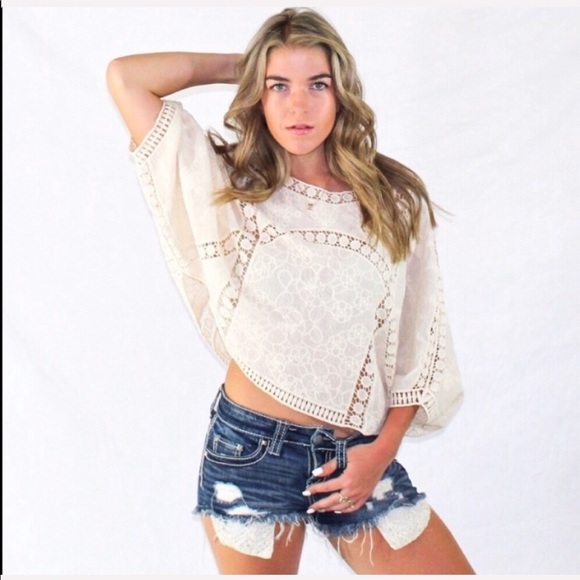 Tops - Ivory top with great floral detail. 
100% cotton